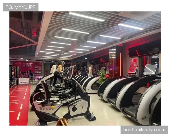 胡金秋这自律程度,凌晨四点健身房打卡是日常? 胡金秋这自律程度,凌晨四点健身房打卡是日常?